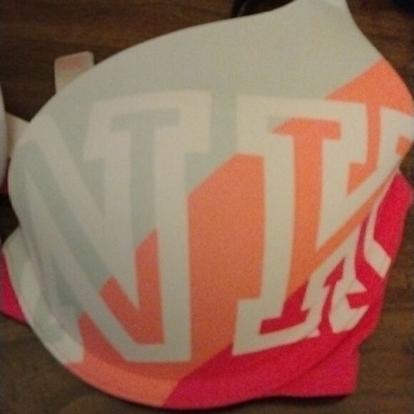 Pink    - Picture 2 of 5